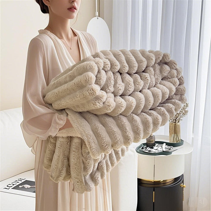Women high-quality cuddle blanket with 3D structure Bowlift