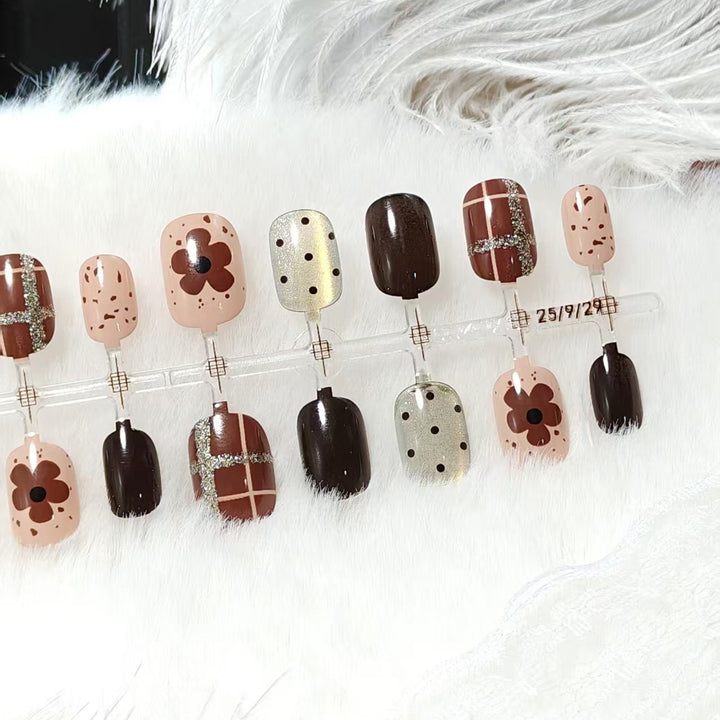 Creative Nail Art Set with Modern Designs Bowlift
