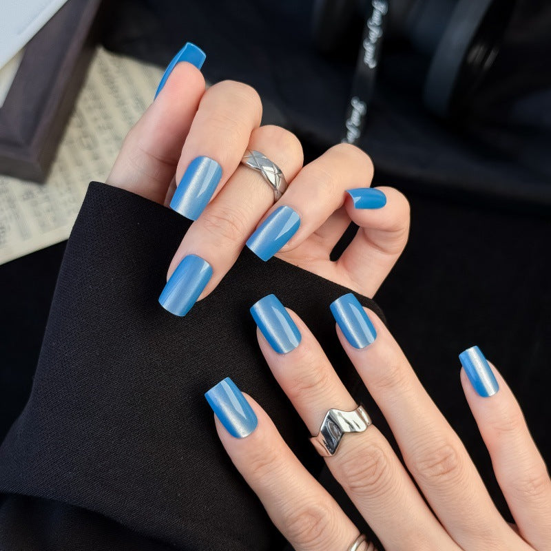 Elegant Lacquered Artificial Nails Bowlift