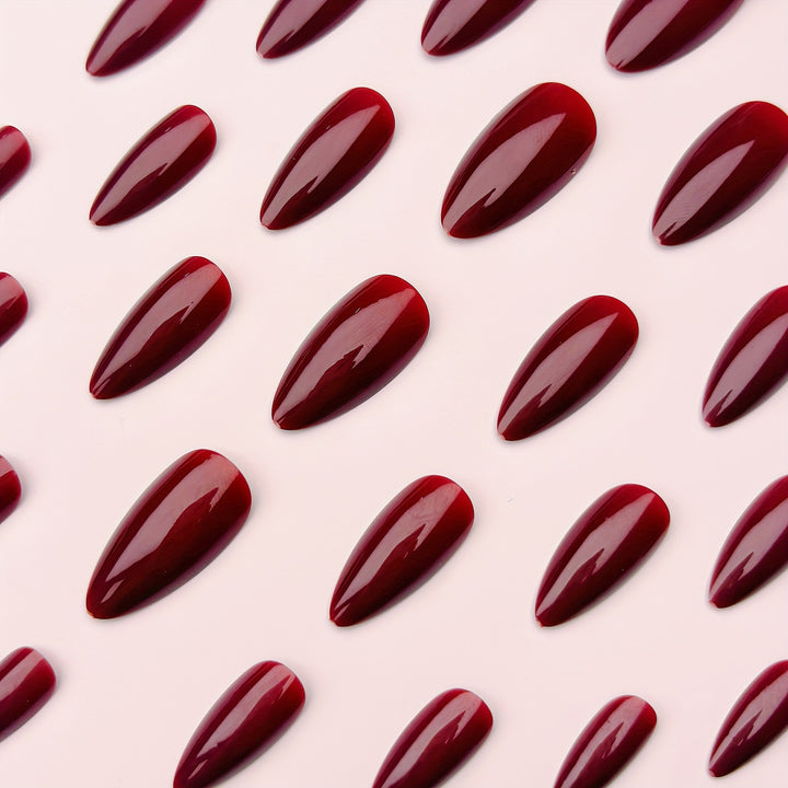 Artificial nails with shiny stiletto design Bowlift