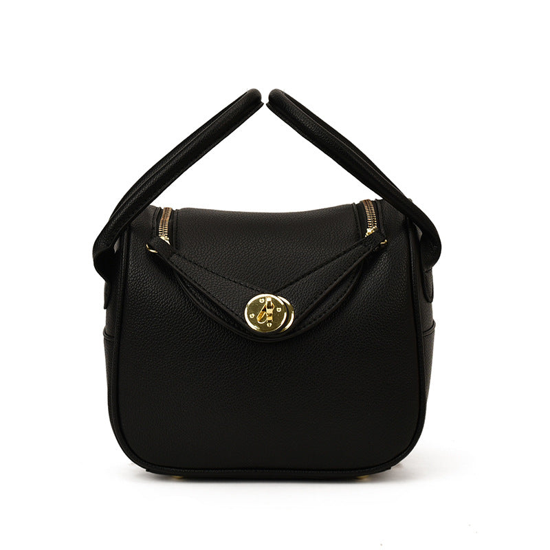 Chic Textured Handbag Bowlift