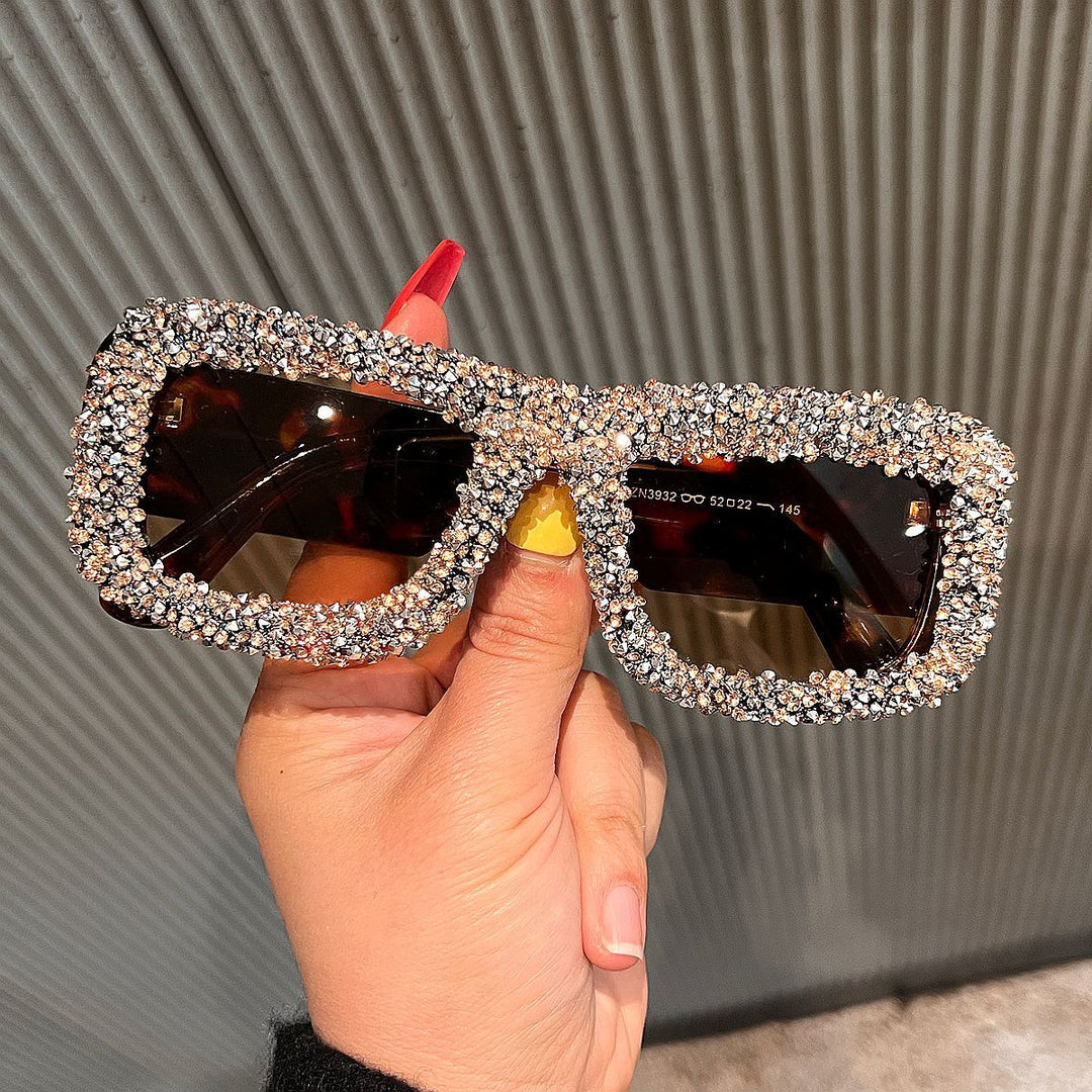 Ladies extravagant decorated Glamour sunglasses Bowlift