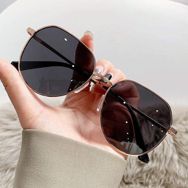 Ladies cat-eye sunglasses with elegant metal frame Bowlift