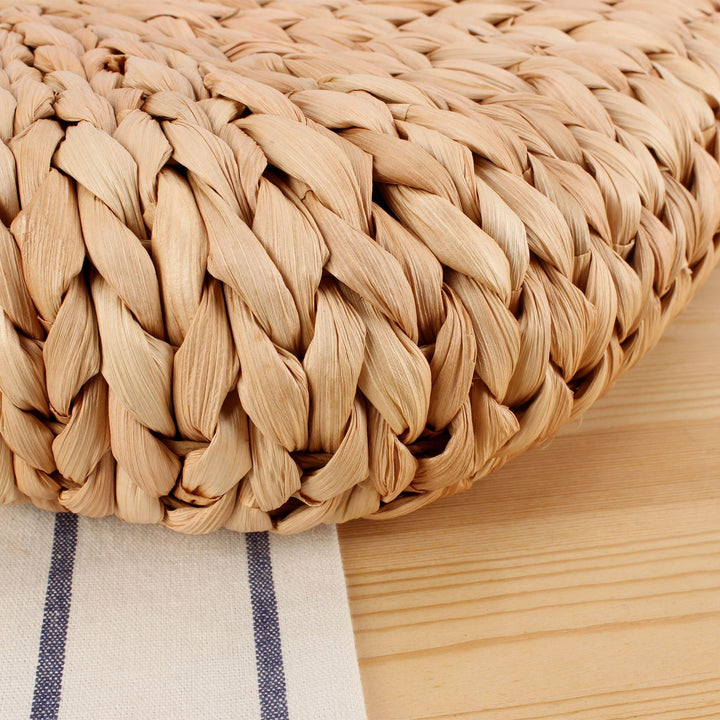 Tote bag made of handmade natural material with elegant round handle Bowlift