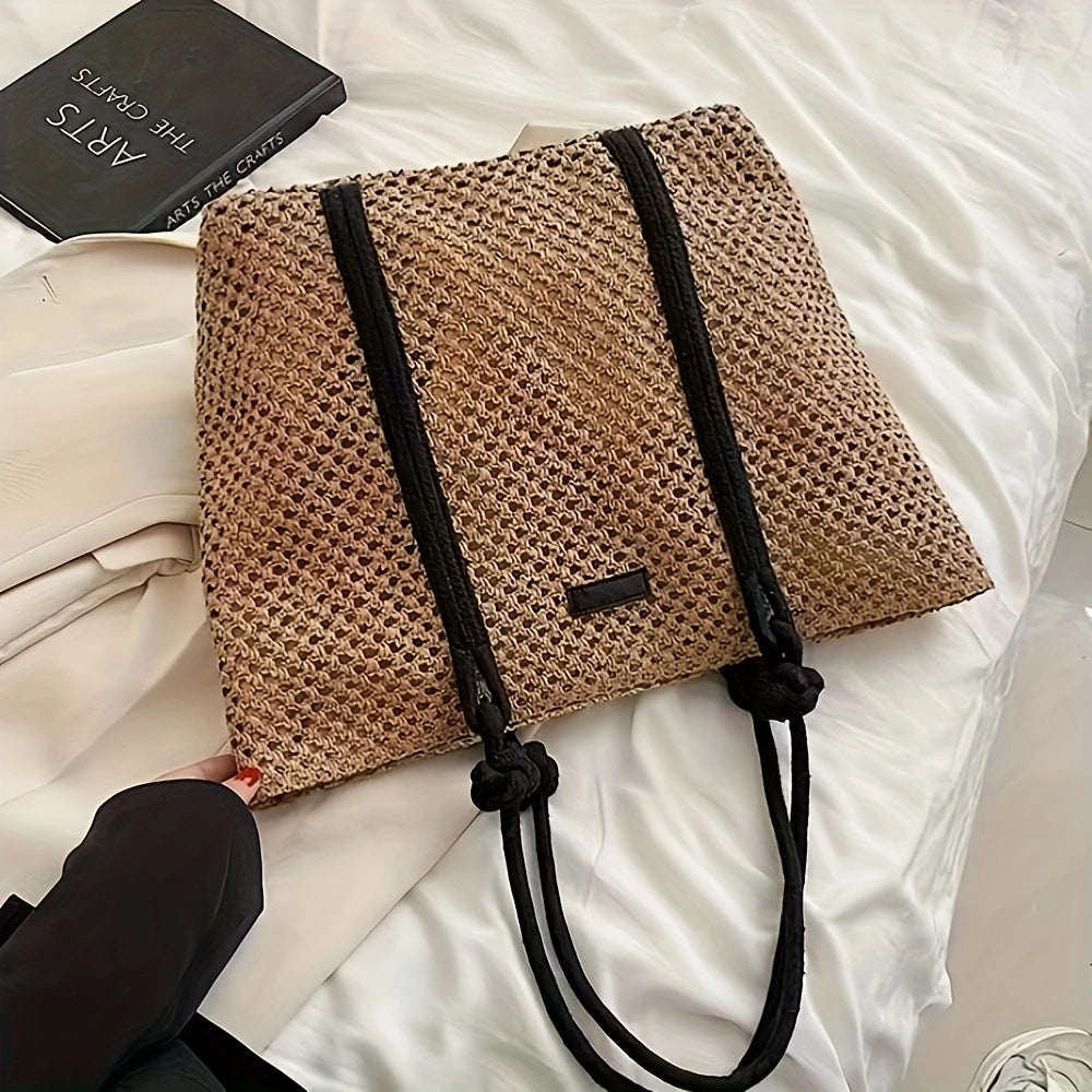 Spacious basket bag with black accents Bowlift