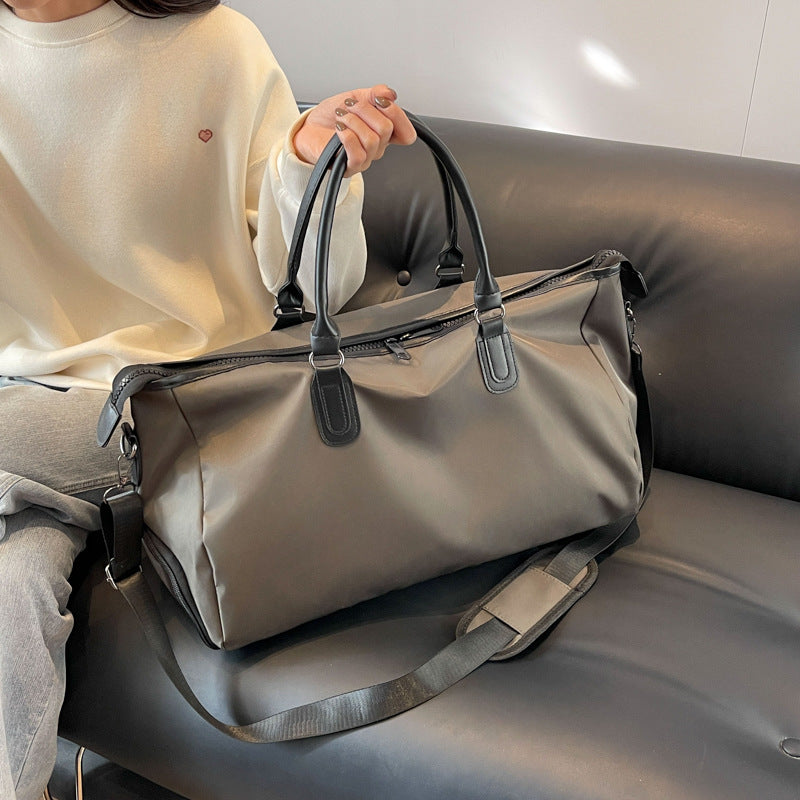 Elegantly Designed Travel Bag with Multifunctional Interior Compartments Bowlift