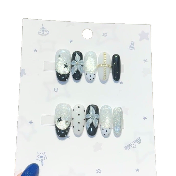Glamorous artificial nail tips with floral accents Bowlift