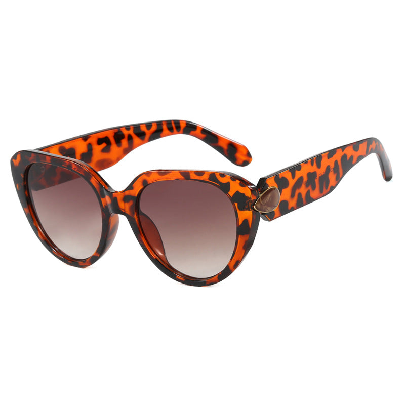 Women Cat-Eye Sunglasses with striking design and protective UV filter Bowlift