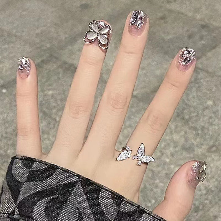Trendy Stiletto Nails Bowlift