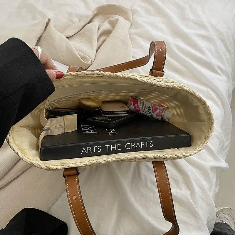 Handbag with Elegant Woven Design Bowlift