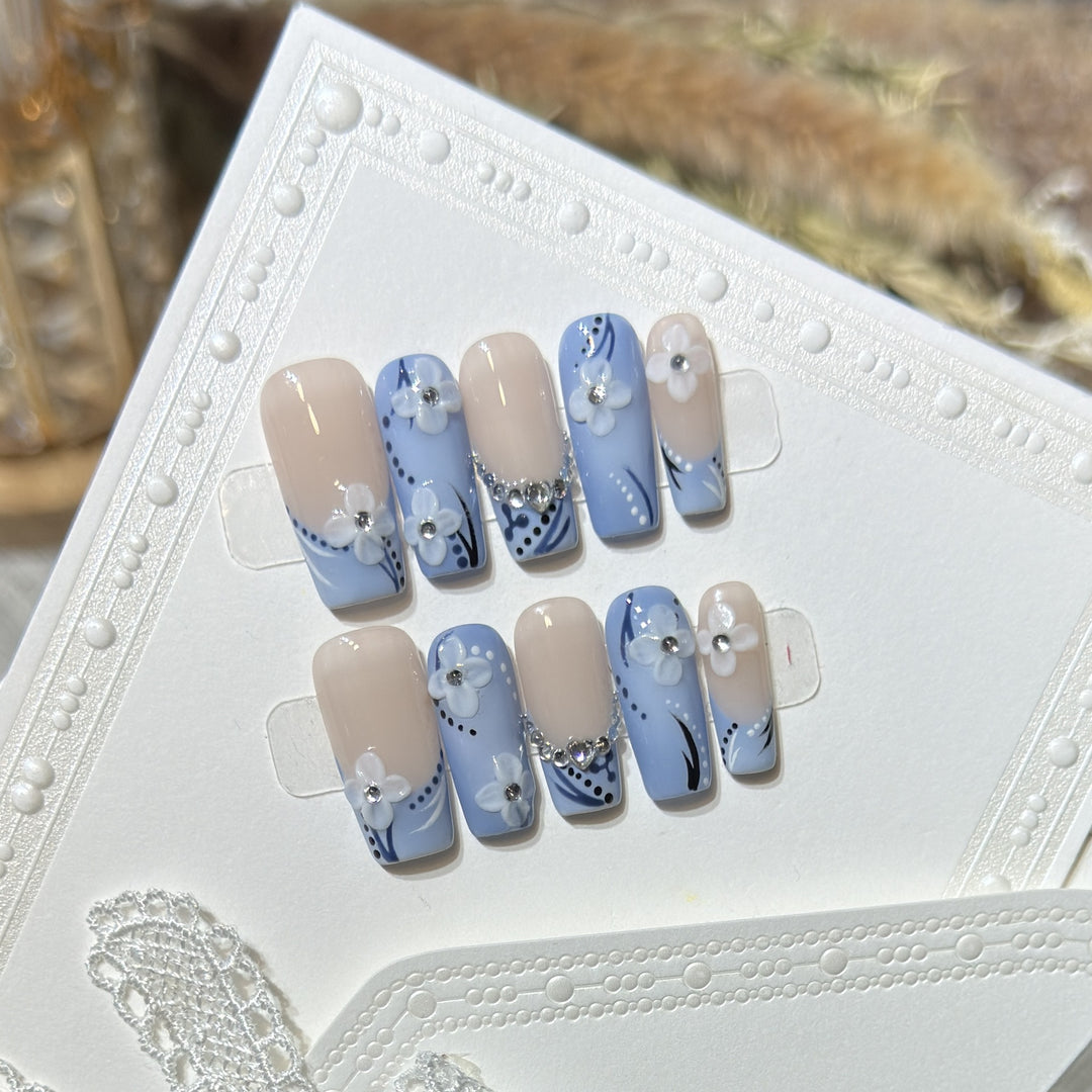 Decorative Press-On Nail Art Set with Floral and Gemstone Details Bowlift