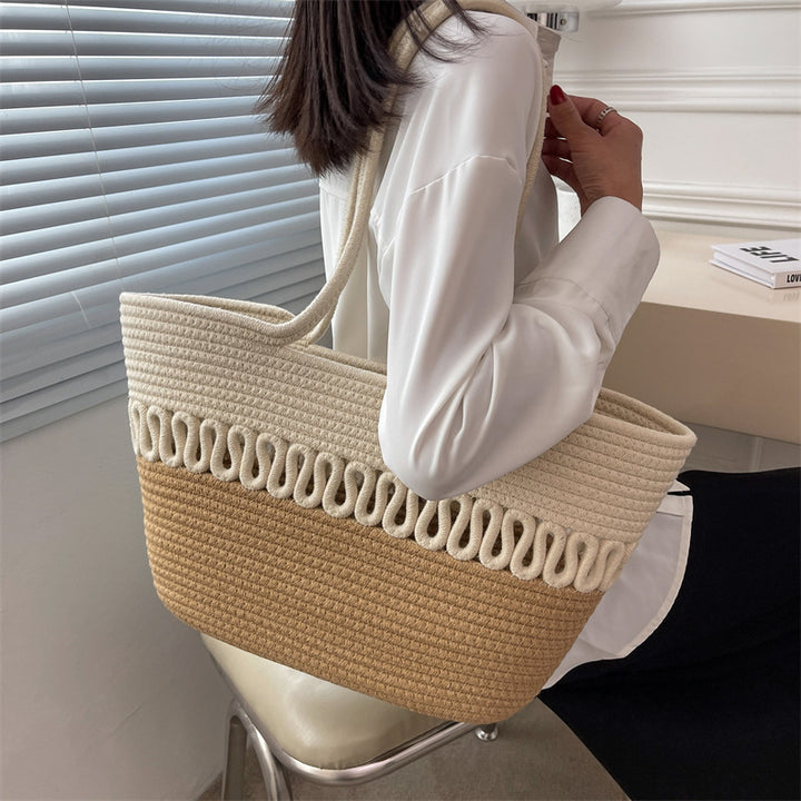 Elegant Handcrafted Beach Bag with Fine Braided Pattern Bowlift