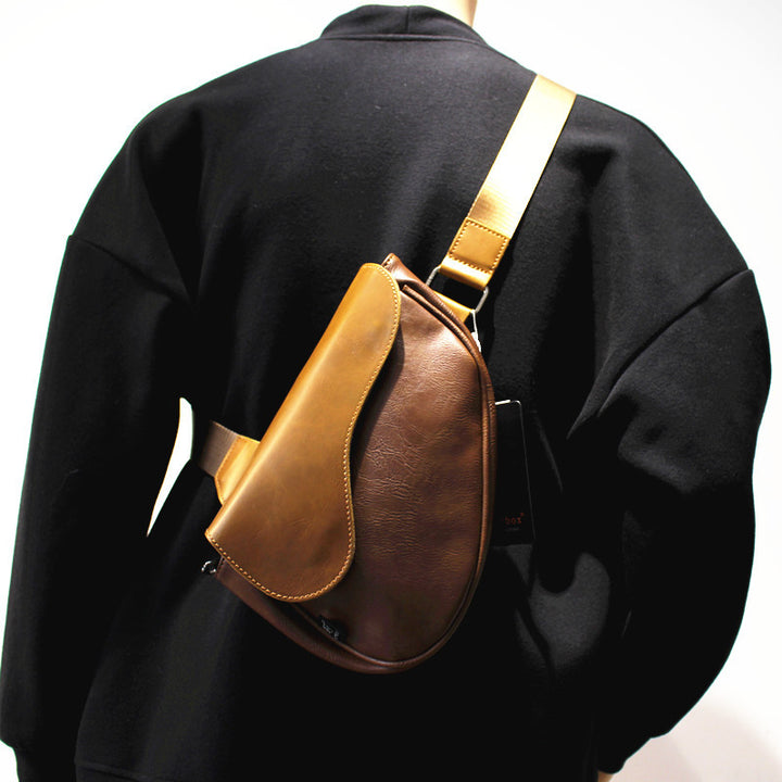 Elegant shoulder bag with innovative closure Bowlift