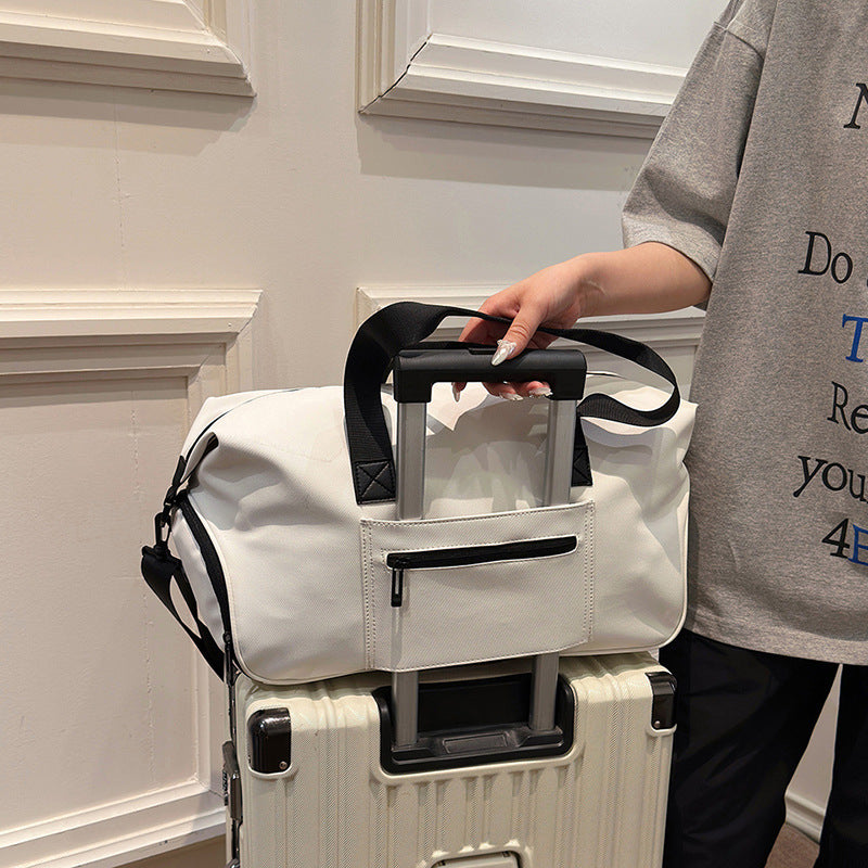 Sporty Everyday Travel Duffle with Practical Outside Pockets Bowlift
