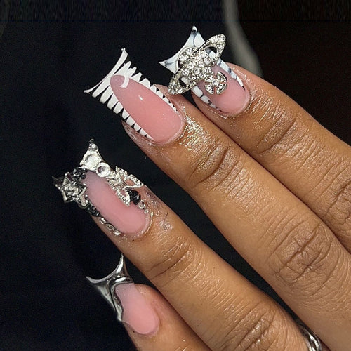 Luxury Press-On Nail Art Set with Rhinestone Embellishments Bowlift