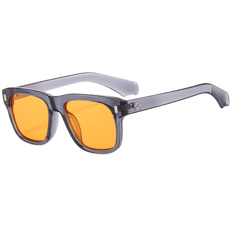 Women's fashionable sunglasses in stylish and contemporary design Bowlift