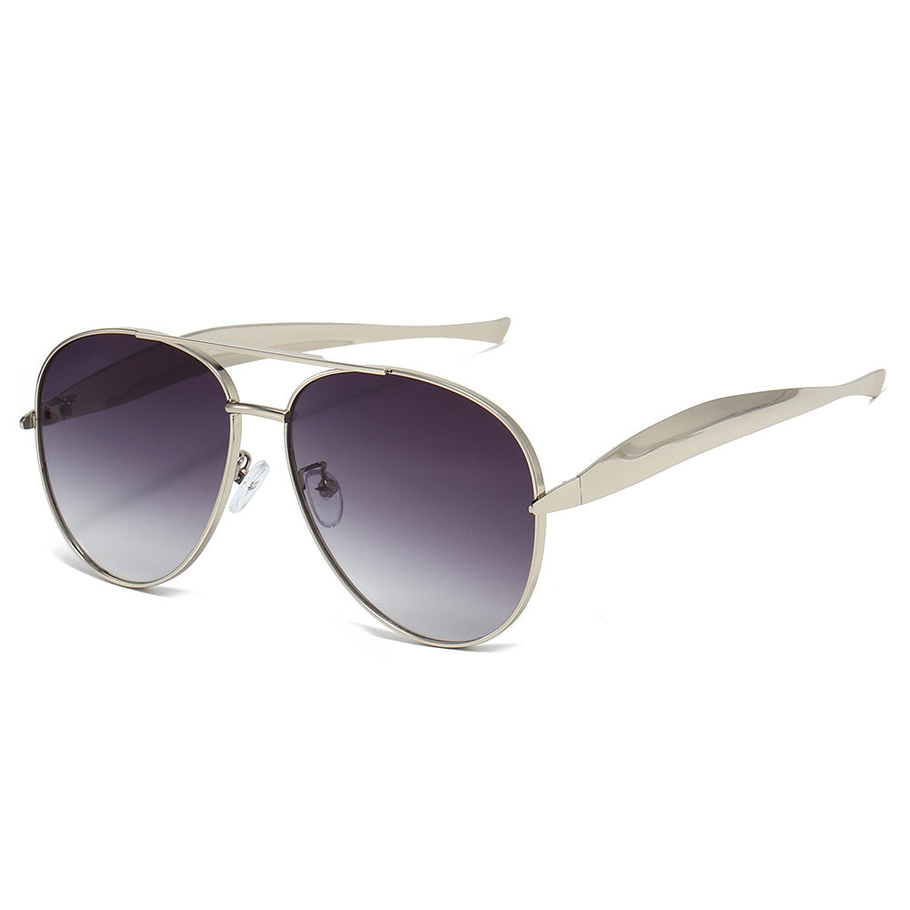 Chic Aviator Sunglasses with Stylish Metal Accents Bowlift