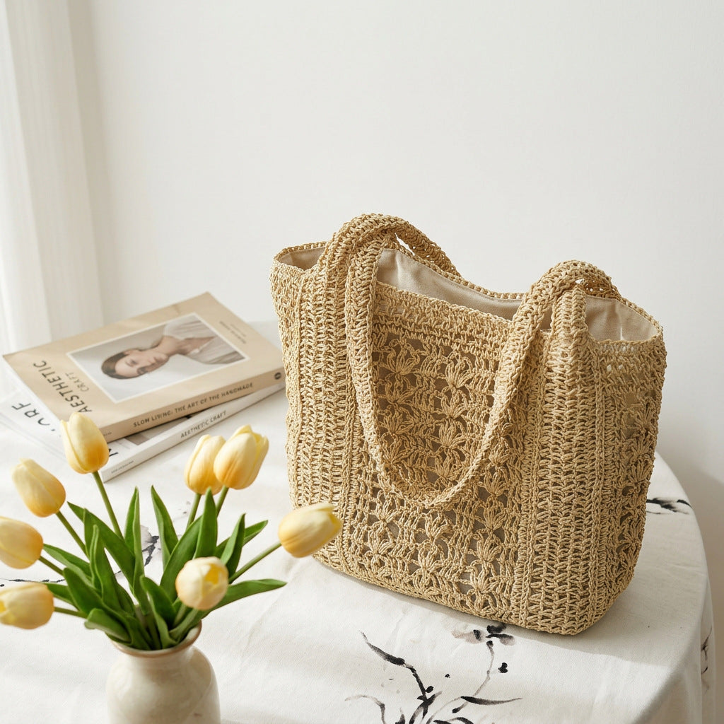 Boho Style Handbag Made of Braided Natural Material Bowlift