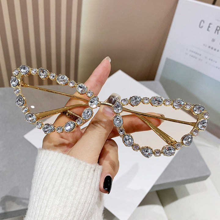 Ladies elegant Cat-Eye sunglasses with glamorous stone setting Bowlift