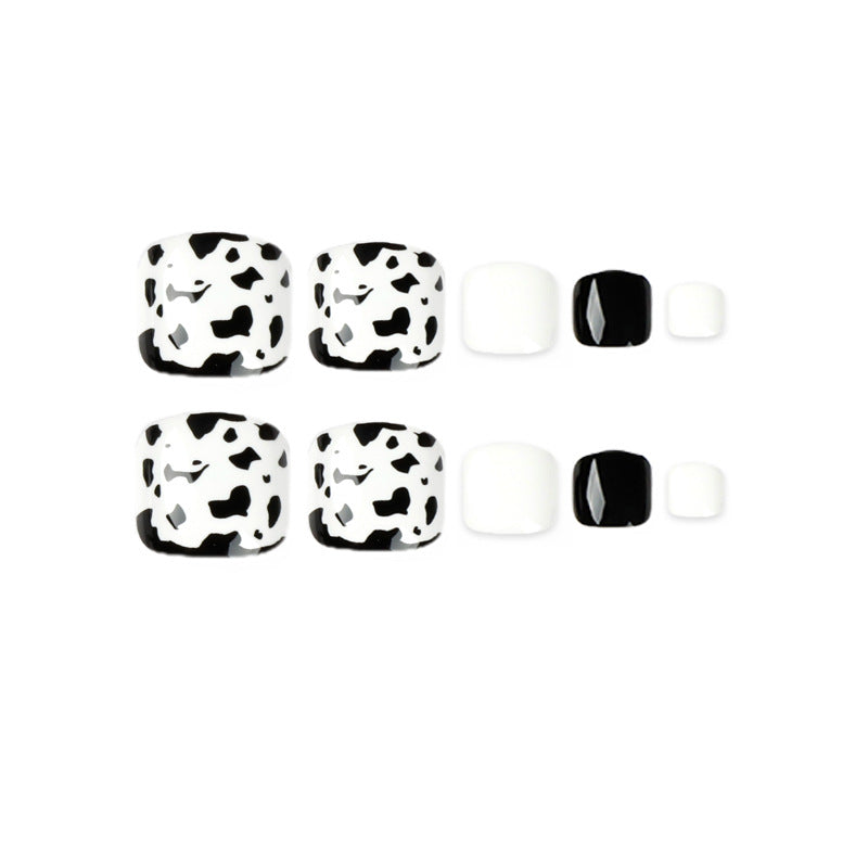 Artful toenail extensions with modern animal pattern Bowlift