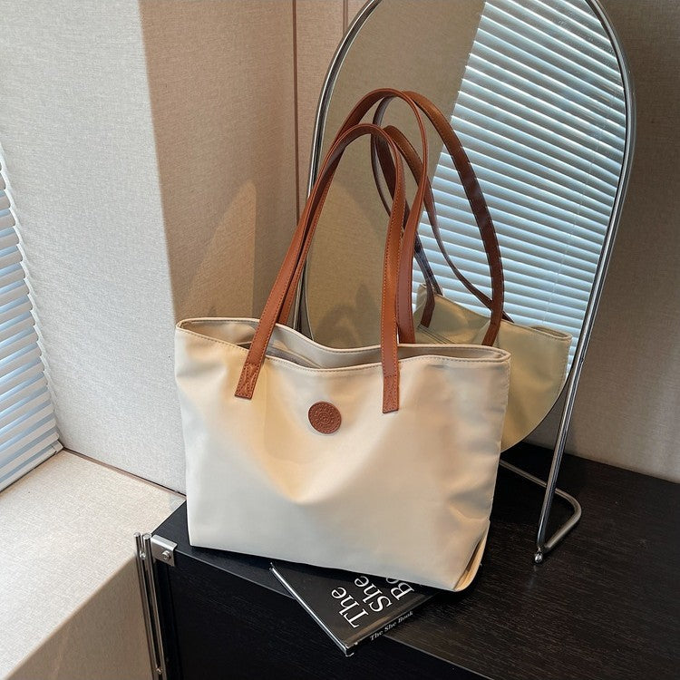 Elegant shoulder bag Bowlift