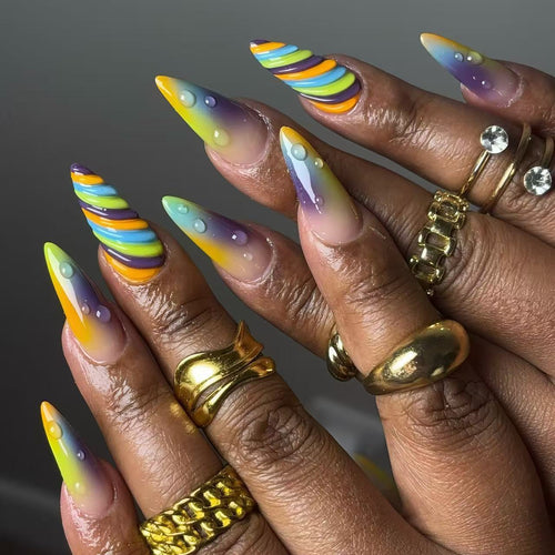 Artificial nails with soft ombre colors and creative patterns Bowlift