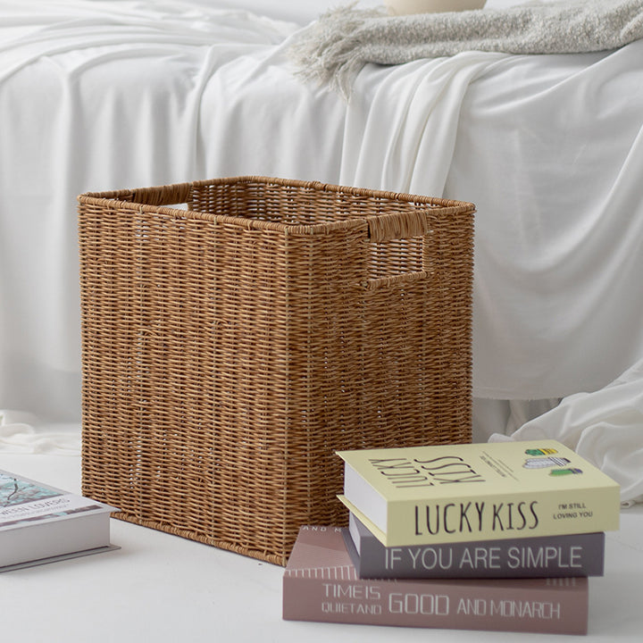 Versatile storage basket made of natural wicker Bowlift