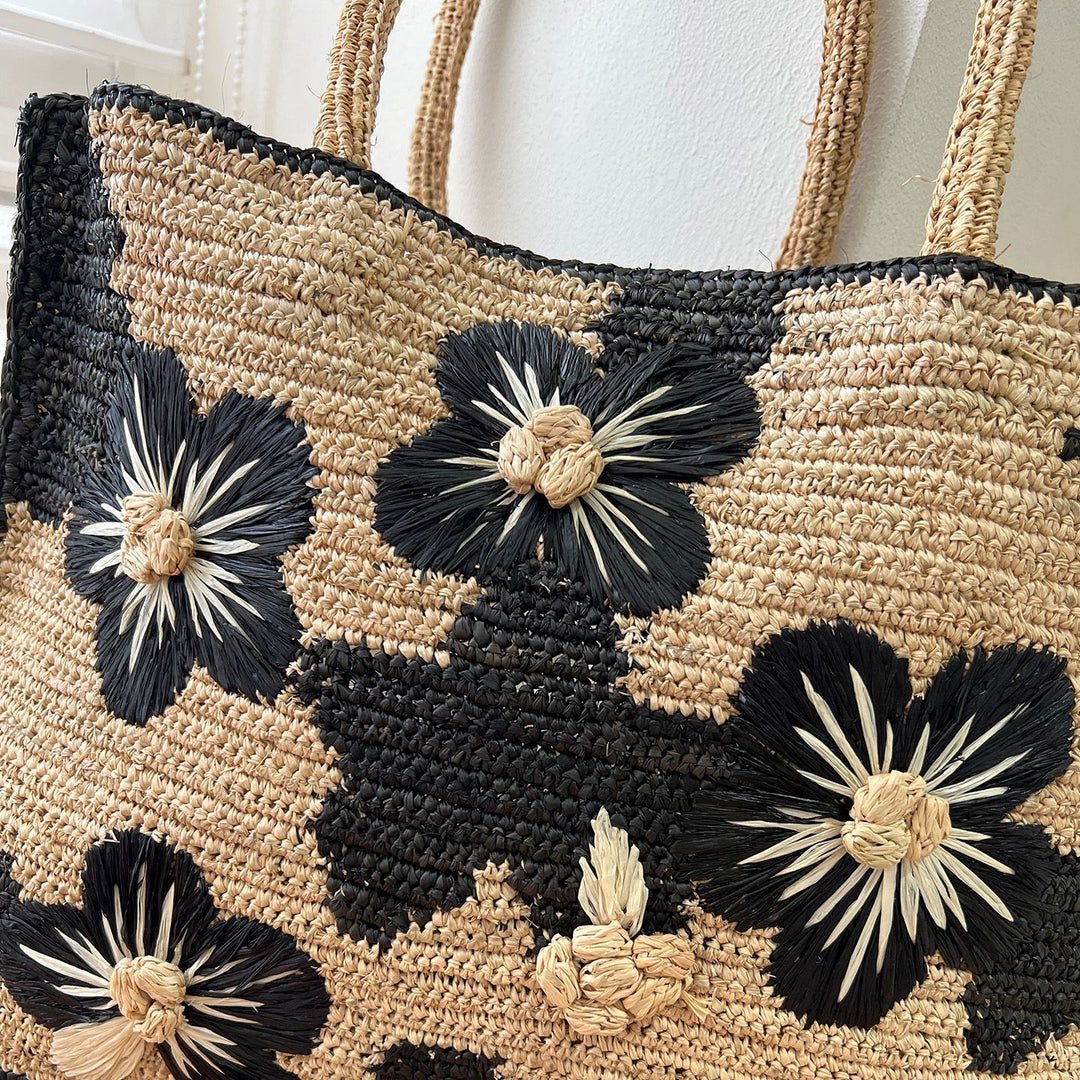 Handcrafted beach bag with floral design Bowlift