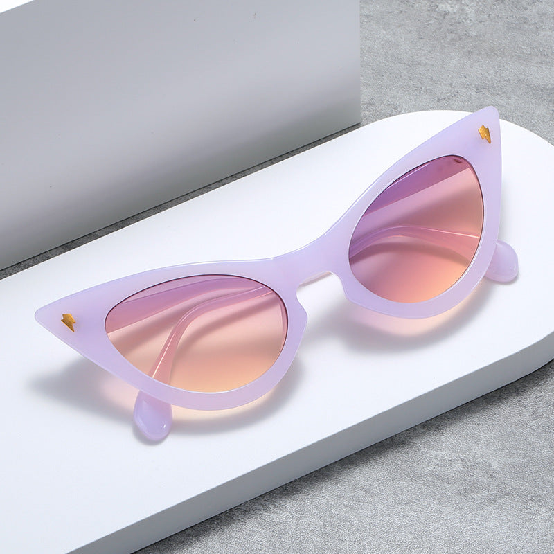 Women's Cat-Eye Sunglasses with Mirrored Lenses and Elegant Detail Bowlift