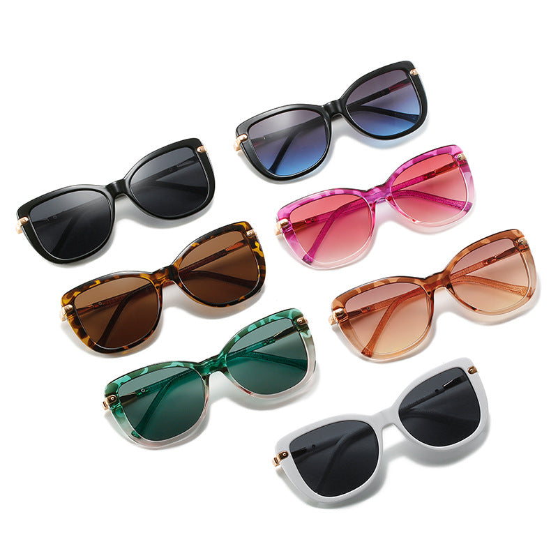 Women Fashion Cat Eye Sunglasses with Luxurious Frame Bowlift