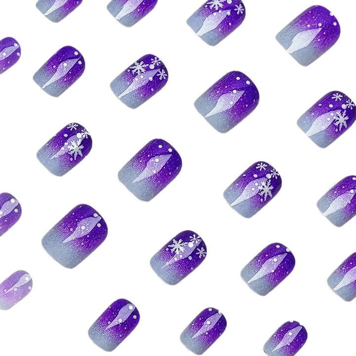 Glittering artificial nails with snowflake design Bowlift
