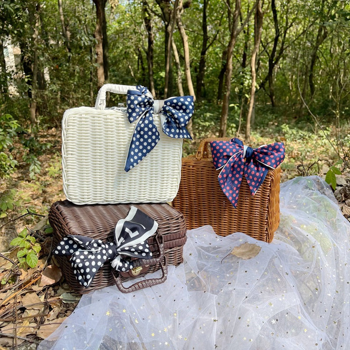 Ladies elegant and stylish cosmetic case Bowlift