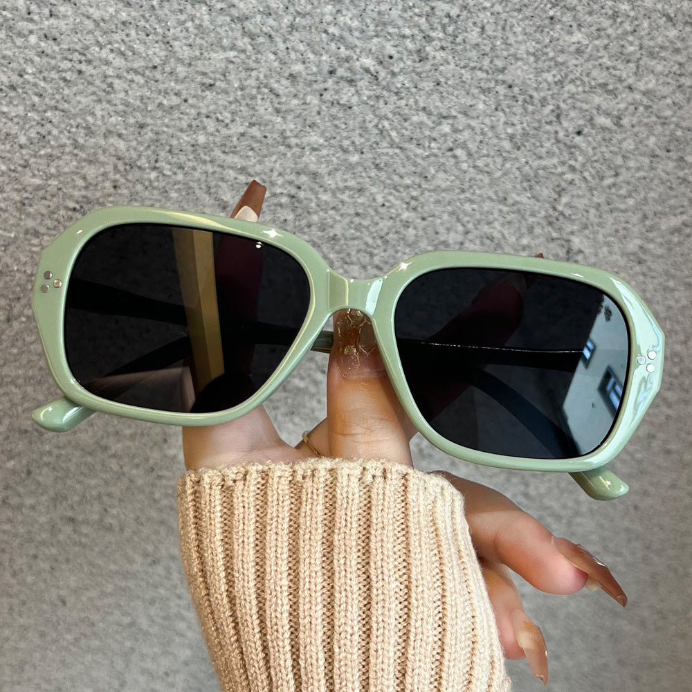 Women's fashionable oversized sunglasses in elegant design Bowlift