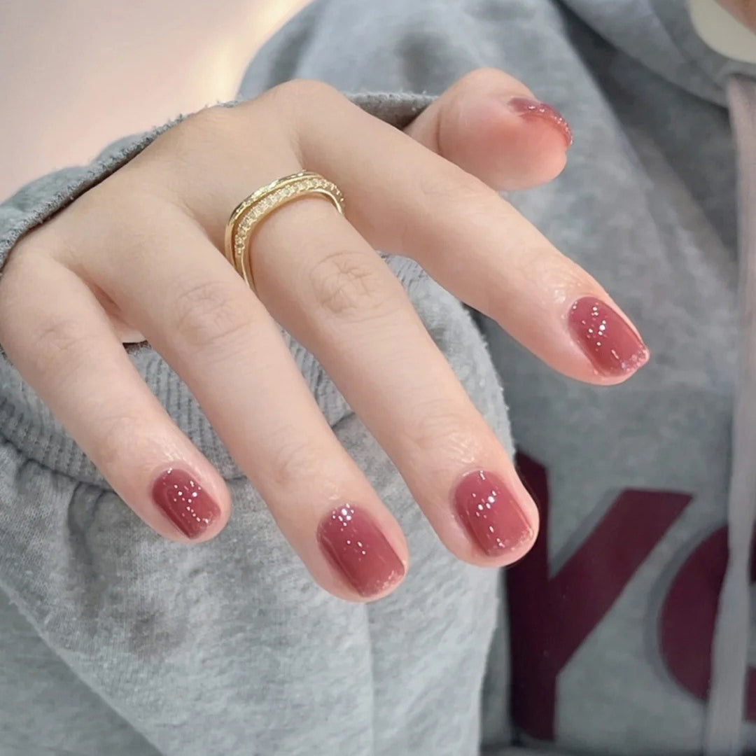 High-Gloss Gel Nail Tips Bowlift