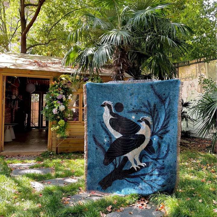 Artistic Raven-Themed Throw Blanket
