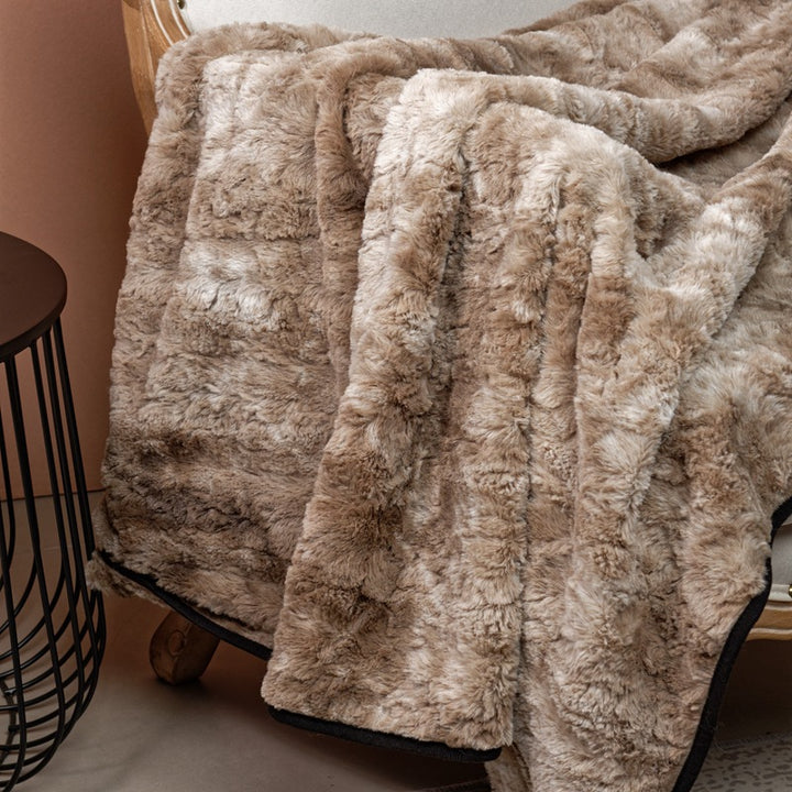 Women Cozy Blanket with Velvety Surface Bowlift