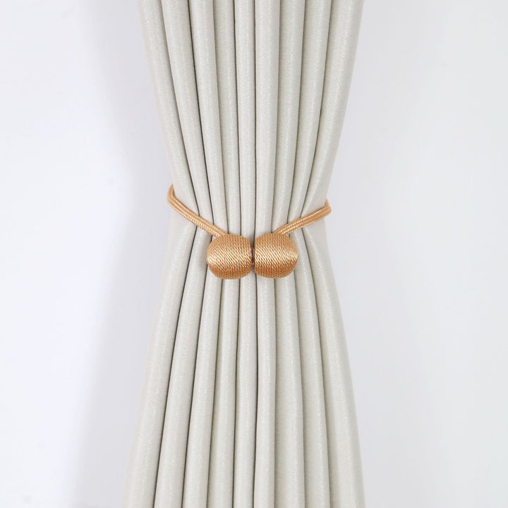 Decorative curtain tieback Bowlift