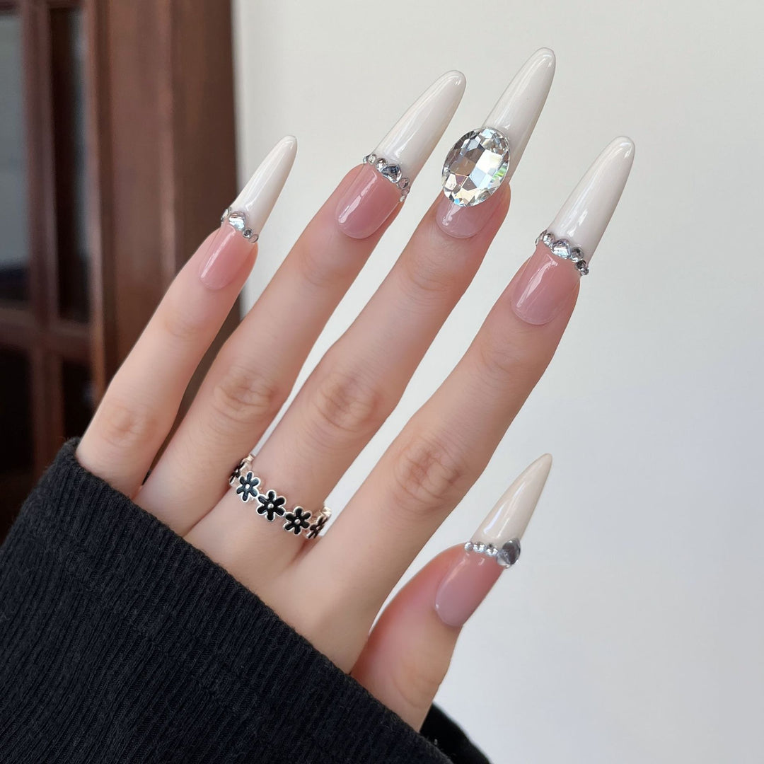Elegant Stiletto Press-On Nail Art Bowlift