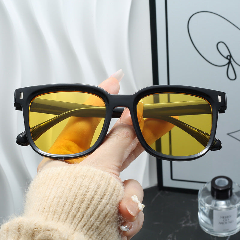 Women Fashionable Square Sunglasses with Transparent Frame Bowlift