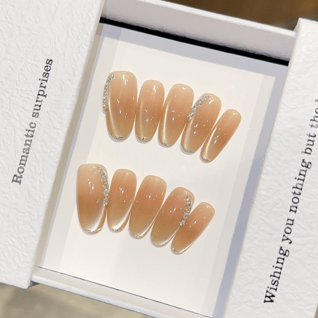 Elegant artificial nail tips with glitter details Bowlift