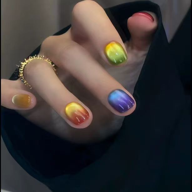 Gradient Ombre Press-On Nails Bowlift