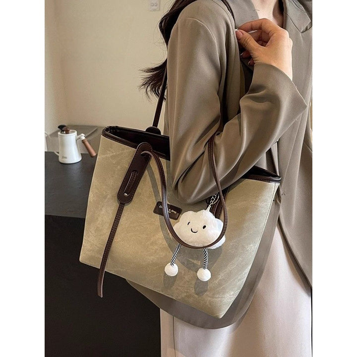 Fashionable Structured Tote Bowlift