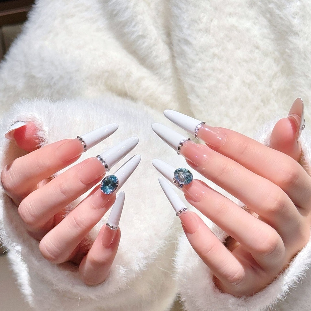 Elegant Floral Design Press-On Nail Extensions Bowlift