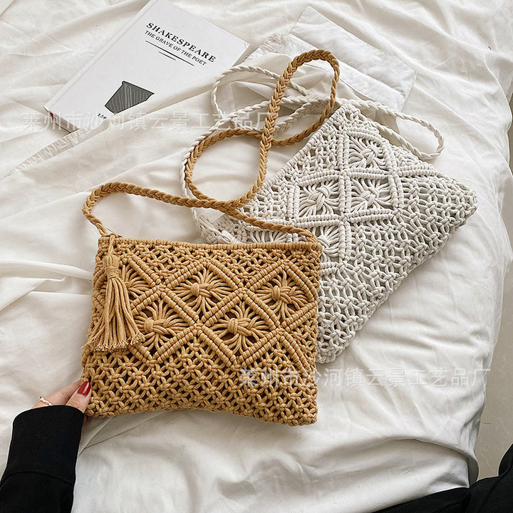 Hand-knotted shoulder bag with tassels and geometric pattern Bowlift
