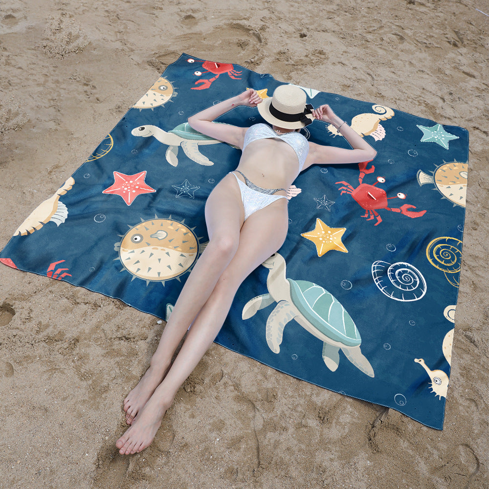 Beach blanket with sweet turtle motif Bowlift