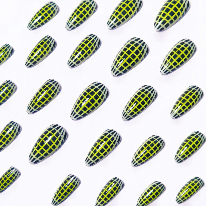 Trendy Geometric Nail Art Bowlift