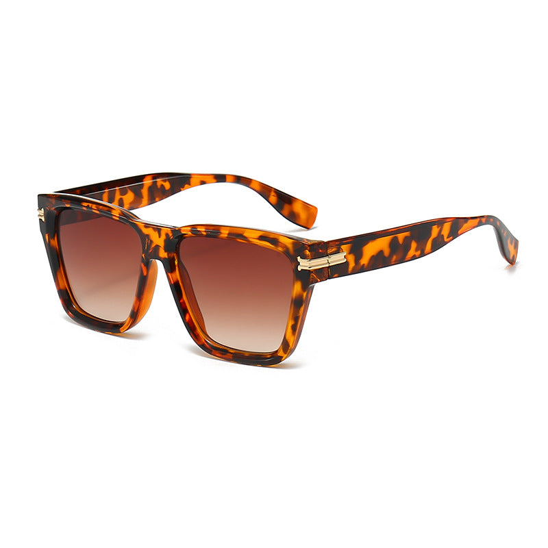 Women Modern Square Sunglasses with Exclusive Accents Bowlift