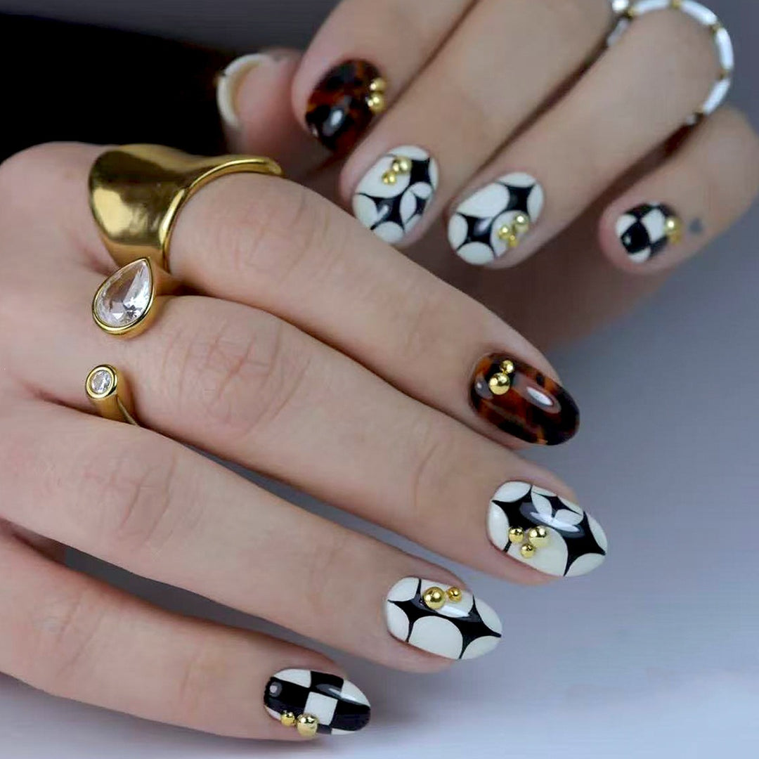 Stylish Artificial Nails Bowlift