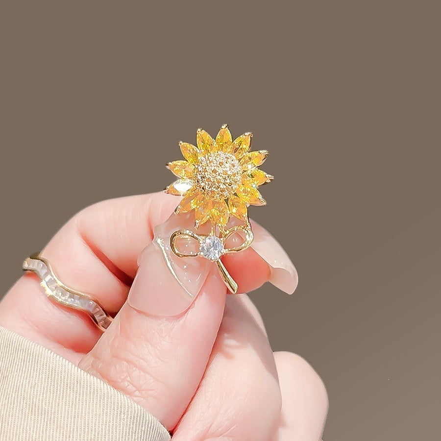 Flower brooch Bowlift