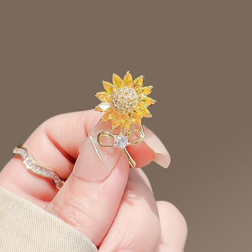 Flower brooch Bowlift
